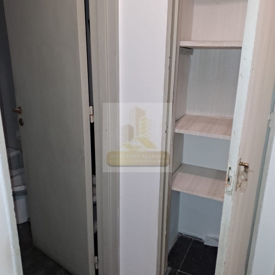 VENTA 2 Ambientes con cochera fija patio y terraza propia. BARRACAS